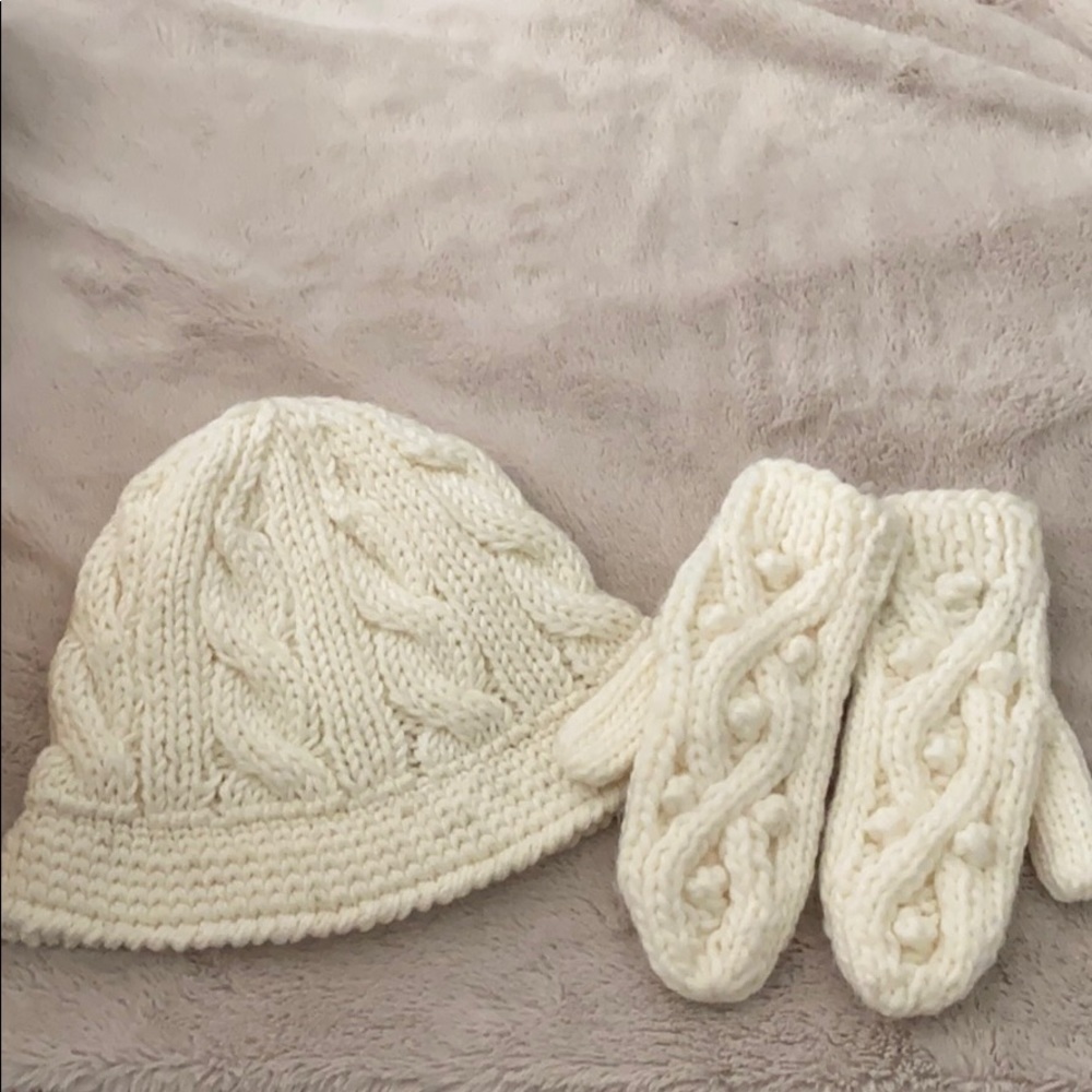 Hat & Mittens 💓